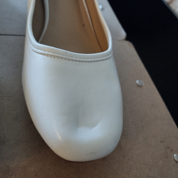 Preowned Women's Didifu White Leather Pumps Size 10 - Picture 6 of 7